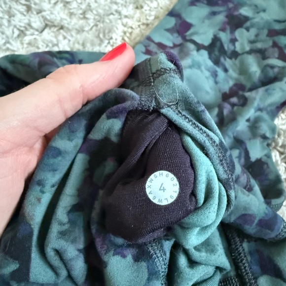 Lululemon Floral Align High Rise Crop Leggings - Picture 6 of 7